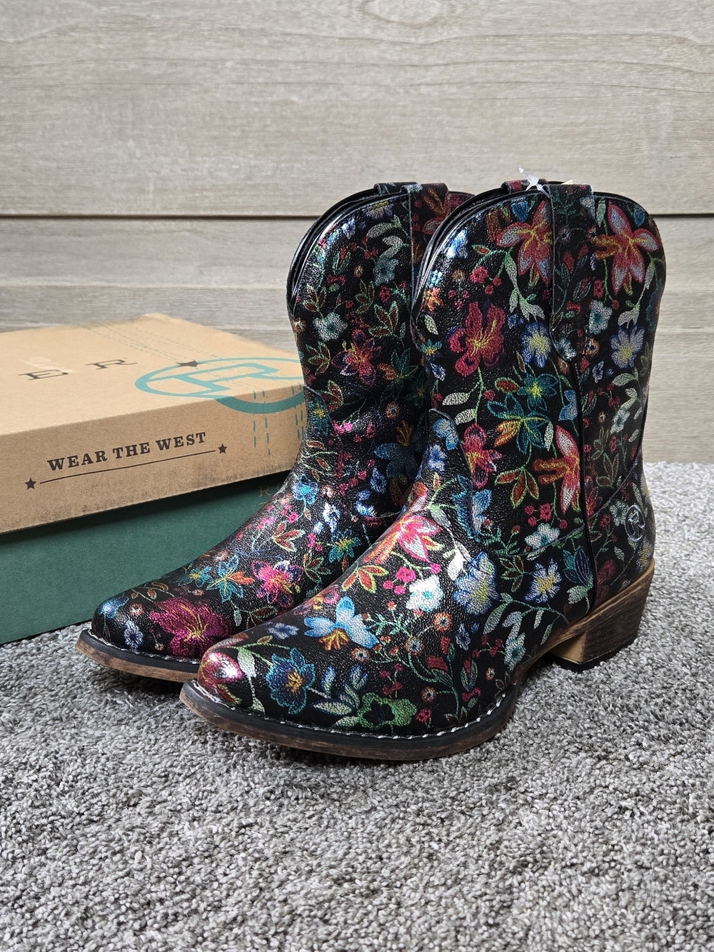 Roper Black Floral Embossed Ankle Booties NEW size 8